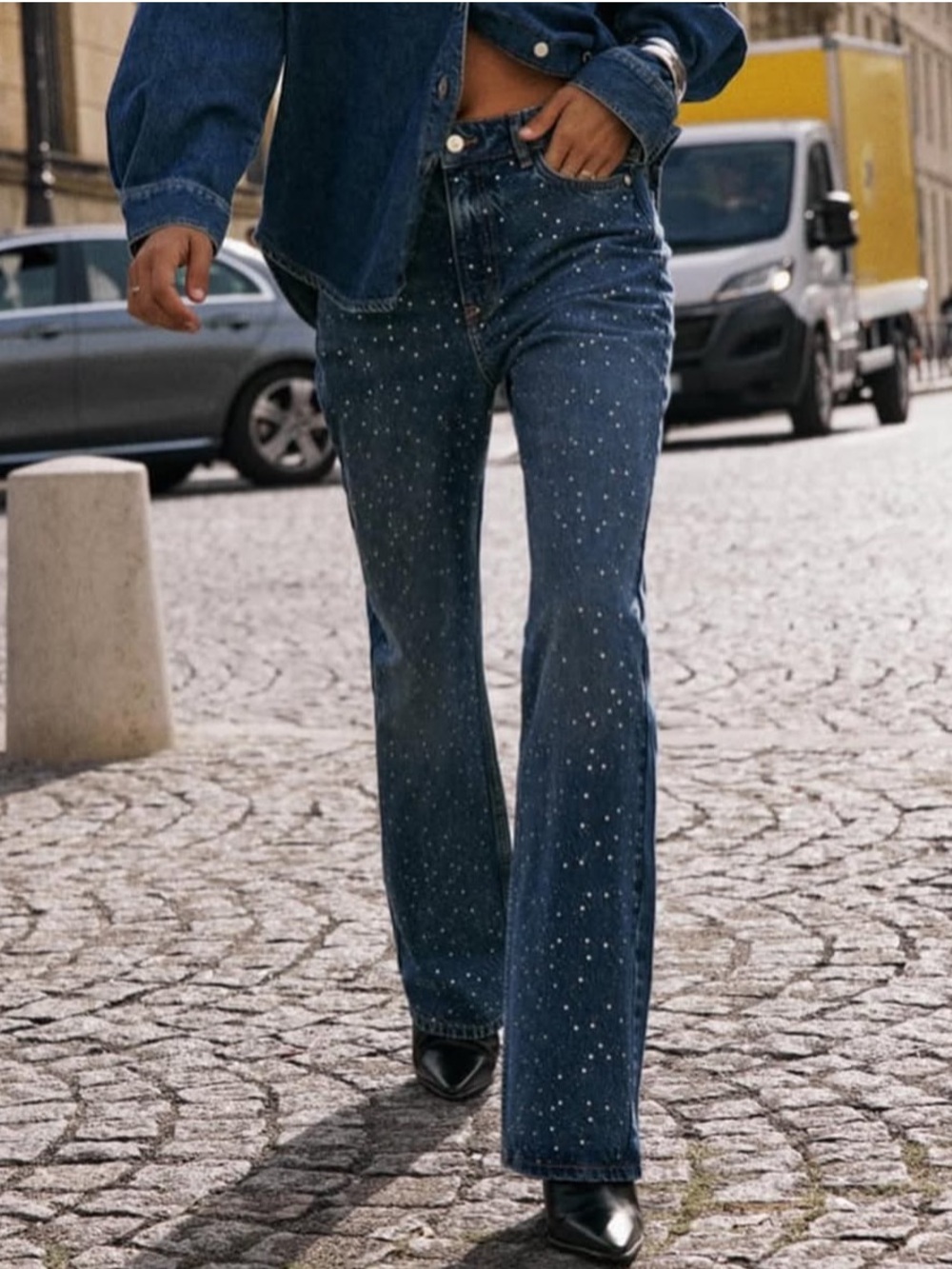 📌Zara Dark Blue Wide-Leg Jeans with Speckled Embellishments